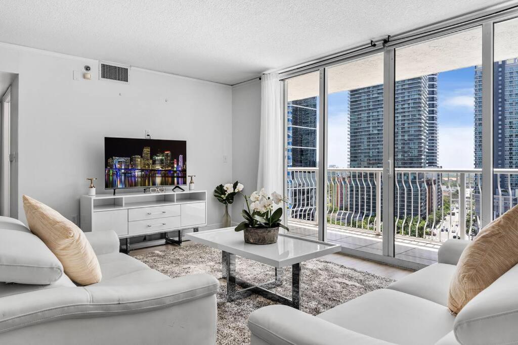 דירות מיאמי Modern 2/2 With Beautiful Ocean And Brickell Views מראה חיצוני תמונה