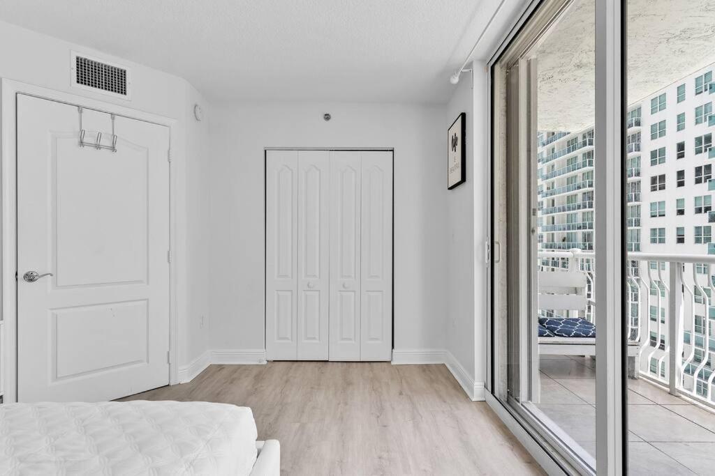 דירות מיאמי Modern 2/2 With Beautiful Ocean And Brickell Views מראה חיצוני תמונה