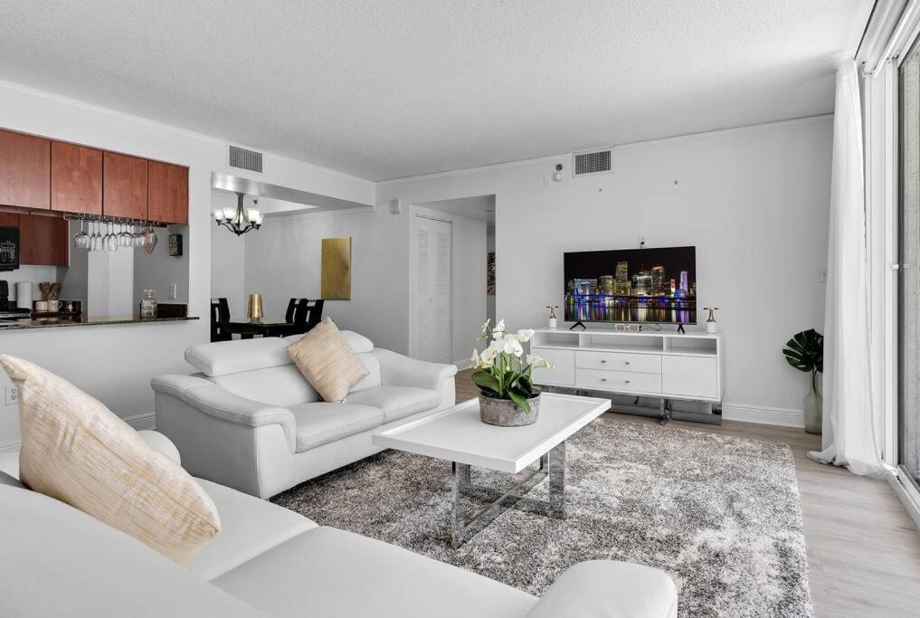 דירות מיאמי Modern 2/2 With Beautiful Ocean And Brickell Views מראה חיצוני תמונה